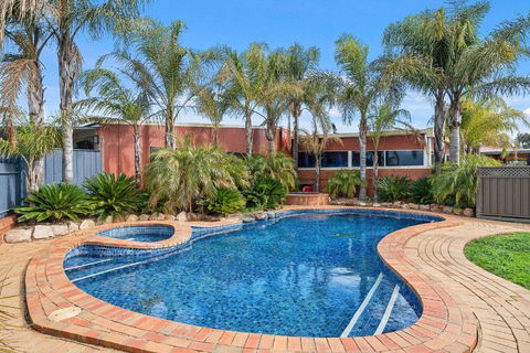 Peppermill Inn Motel - Timeshare Accommodation 0