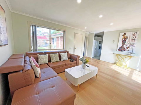 Pet-Friendly Retreat 2BR Ringwood Prime Location - Timeshare Accommodation 3