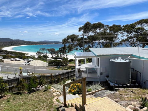 PIPI SHACK - Iconic Waterfront Shack Binalong Bay - Timeshare Accommodation 1