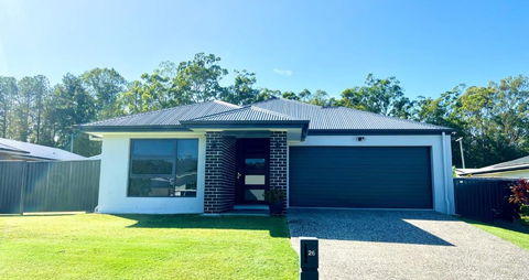 Plantation Retreat 4 Bedroom Modern Home - Timeshare Accommodation 1
