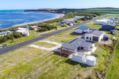 Plovers Rest At Cape Douglas - Timeshare Accommodation 0