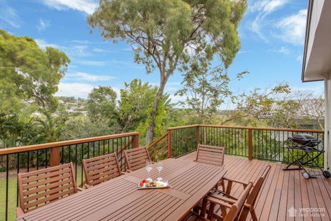 Poppies Cottage - Cooee Bay Beachside Retreat - Timeshare Accommodation 0