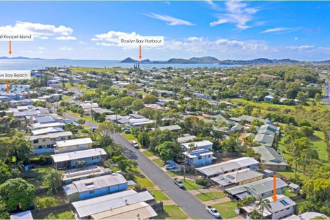 Poppies Cottage - Cooee Bay Beachside Retreat - Timeshare Accommodation 1