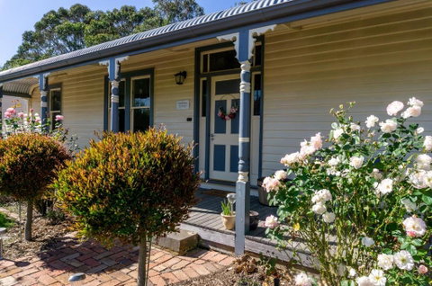 Pound Hill Cottage - Timeshare Accommodation 1