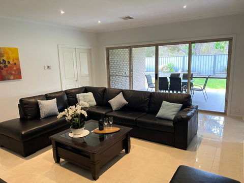 Premium Barossa Getaway - Timeshare Accommodation 1