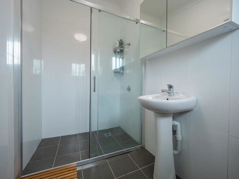 Quaint Double Or Queen Room - Mins To Stations&UNSW - Shared Bathroom - Timeshare Accommodation 3