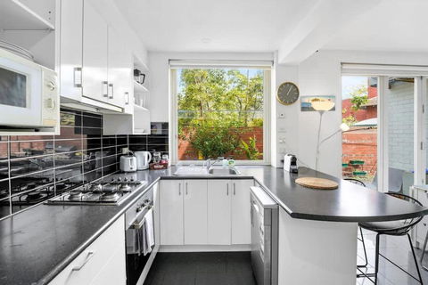 Quiet And Peaceful Beachside 1BR Retreat W Parking - Timeshare Accommodation 1