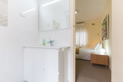 B5 Close To Nedlands, Cafes, Swan River, SCGH & UWA - Timeshare Accommodation 2