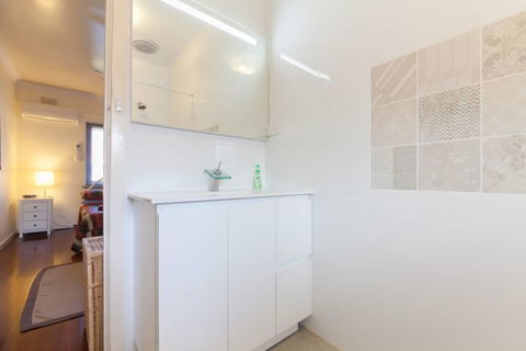 B7 Close To UWA, Swan River, Cafes And The New Children's Hospital - Timeshare Accommodation 0