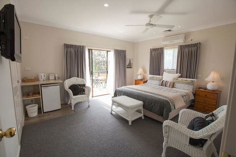 Batemans Bay Manor - Bed And Breakfast - Timeshare Accommodation 0