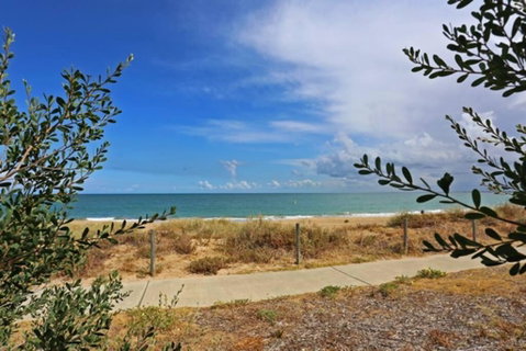 Beach Cottage In The Heart Of Mandurah - Timeshare Accommodation 2
