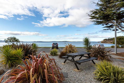 Beachfront Apartment Blackmans Bay - Timeshare Accommodation 0