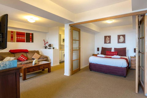 Beachfront Apartment Blackmans Bay - Timeshare Accommodation 3