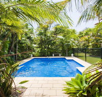 Beachfront Pool House - Absolute beachfront