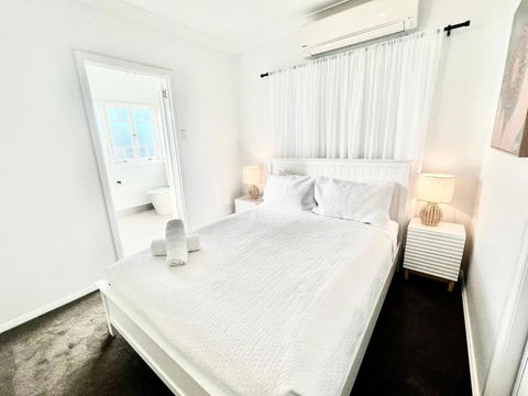 Renovated Queenslander - Upstairs 2km To Stadium - Timeshare Accommodation 2