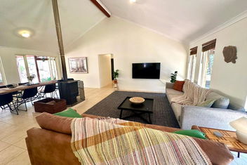 Redtail House - Carlotta with Timeshare Accommodation