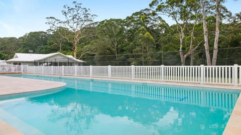 Resort Style Living With Pool, Tennis Court And Beach - Timeshare Accommodation 1