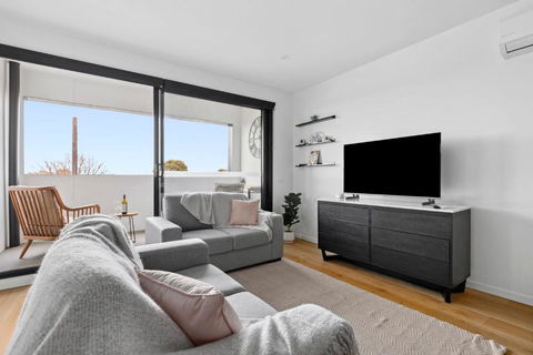 Retreat On Bellerine I 2BR Apartment I Geelong CBD - Timeshare Accommodation 0