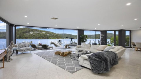 Riptides Booker Bay -Waterfront Apartment, Walk To Shops & Cafes - Timeshare Accommodation 0