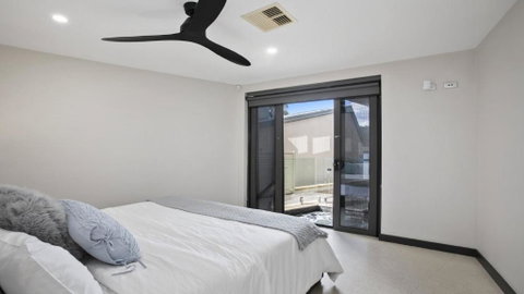 Riptides Booker Bay -Waterfront Apartment, Walk To Shops & Cafes - Timeshare Accommodation 3