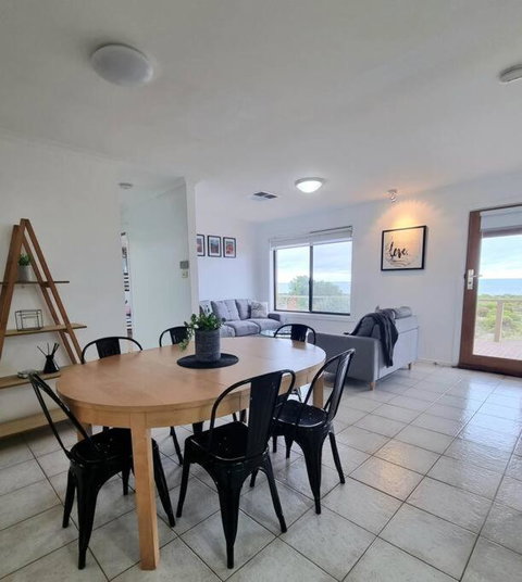 Rise And Tide - Timeshare Accommodation 1