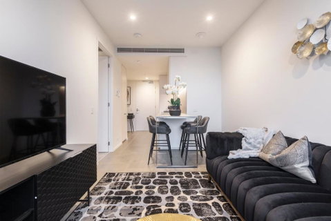 Ritzy Apartment In Iconic Australia 108 With Views - Timeshare Accommodation 2