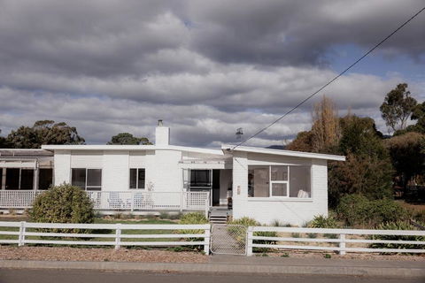 Riverside Retreat In Orford - Timeshare Accommodation 1