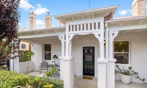 Roseland Cottage - CBD Heritage - Timeshare Accommodation 0