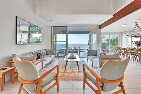 Royal Retreat Peaceful Lakefront - Timeshare Accommodation 1