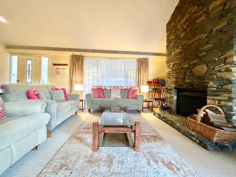 Rocky Mountain Cottage - Timeshare Accommodation 1