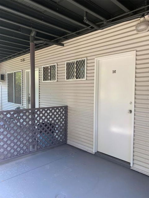 Roey Backpackers And Party Bar - Timeshare Accommodation 2