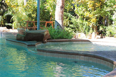 Roey Backpackers And Party Bar - Timeshare Accommodation 0