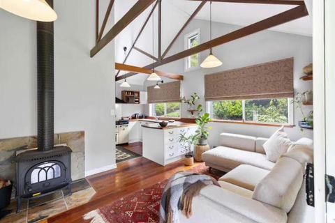 Romantic Lakeview Cottage - Timeshare Accommodation 3