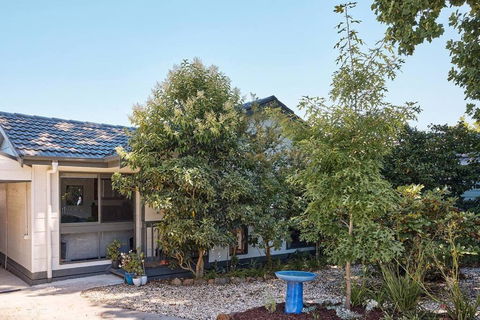 Rose Cottage - Right In Town - Timeshare Accommodation 1