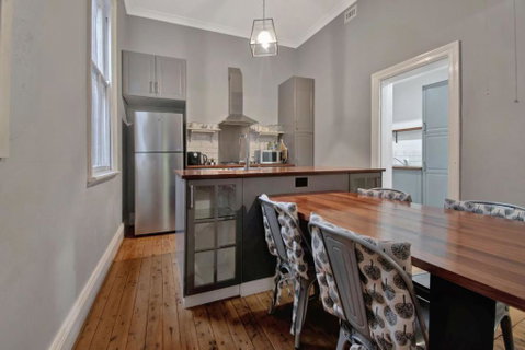 Rose Cottage - Stroll To CBD, Leafy Setting - Timeshare Accommodation 1