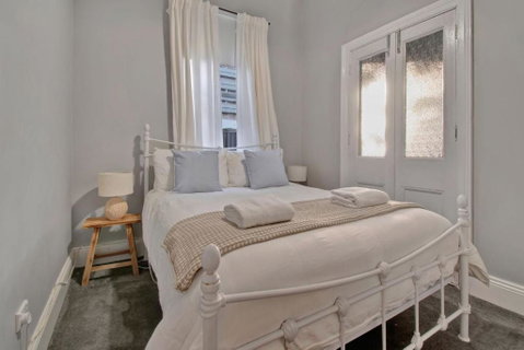 Rose Cottage - Stroll To CBD, Leafy Setting - Timeshare Accommodation 2