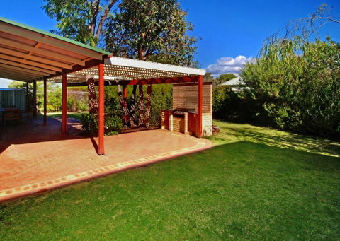 Rosewood Cottage - Timeshare Accommodation 3