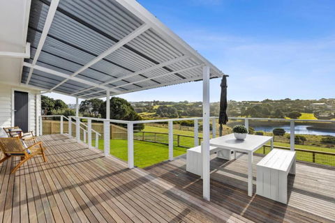 SALTWATER HOUSE - Opposite The Beach And Views Over The Lake! - Timeshare Accommodation 3