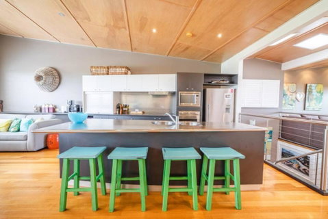 Saltwater 5 - Sleeps 8 - Close To Main Beach - Timeshare Accommodation 1