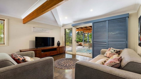 Salty Seaside - Timeshare Accommodation 2