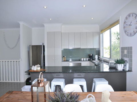 Sandpiper 3 - Close To Town And Beach - Timeshare Accommodation 2