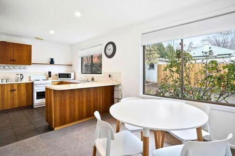 Sandy Bay Cozy Cottage Close To CBD - Timeshare Accommodation 1