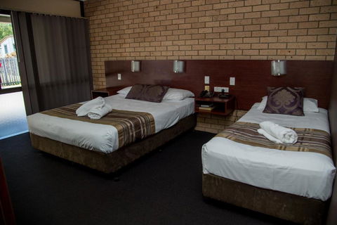 Sarina Motor Inn - Timeshare Accommodation 2