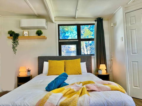 Shops Across St! Cute Studio In Salisbury - Timeshare Accommodation 0