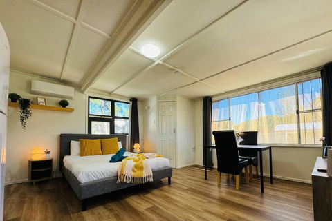 Shops Across St! Cute Studio In Salisbury - Timeshare Accommodation 3