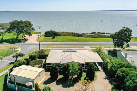 The Blue House On Lake Albert - Timeshare Accommodation 1