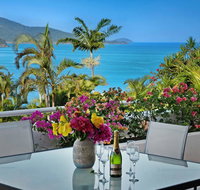 Bella Azure Two Bedroom Two Bathroom Spacious Ocean-view Apartment With Golf Buggy