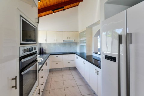 Bella Vista West 3 Luxury Ocean View High Ceilings Golf Buggy Sleeps 8 - Timeshare Accommodation 3