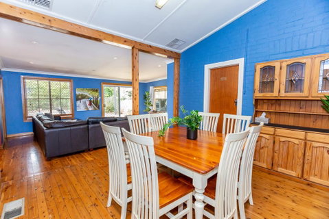 Best Central House - SLEEPS 11 !! - Timeshare Accommodation 0