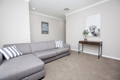 Best Central Wagga Townhouse - Timeshare Accommodation 3